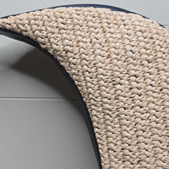 MICHEAL Micheal Kors Avra Medium Hand Crocheted Leather Bag - Picture 12 of 16